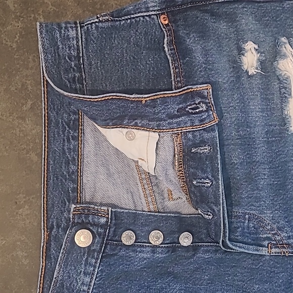 LEVIS 501 JEAN SHORTS - Picture 3 of 10